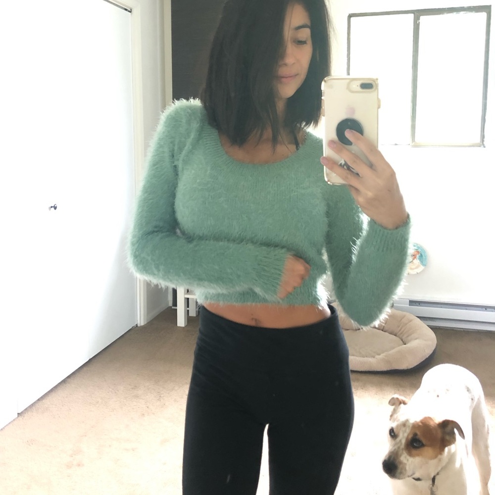 Sweater - Picture 4 of 4